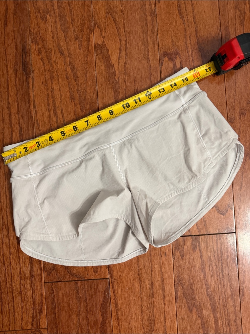 Lululemon Athletica Gray Shorts Lululemon Speed Shorts size 6 - Picture 6 of 9